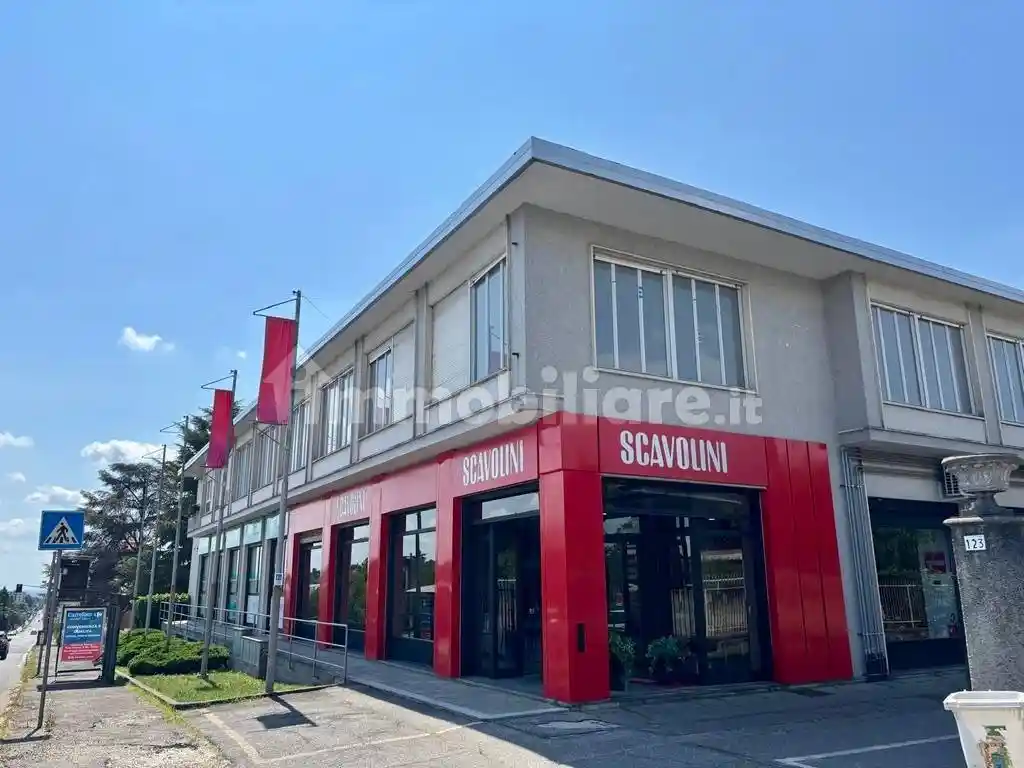 Palazzo - Edificio in vendita a Chieri