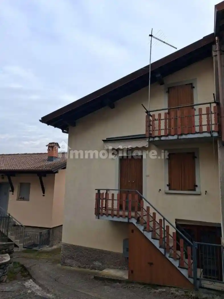 Casa indipendente in vendita a San Giovanni Bianco