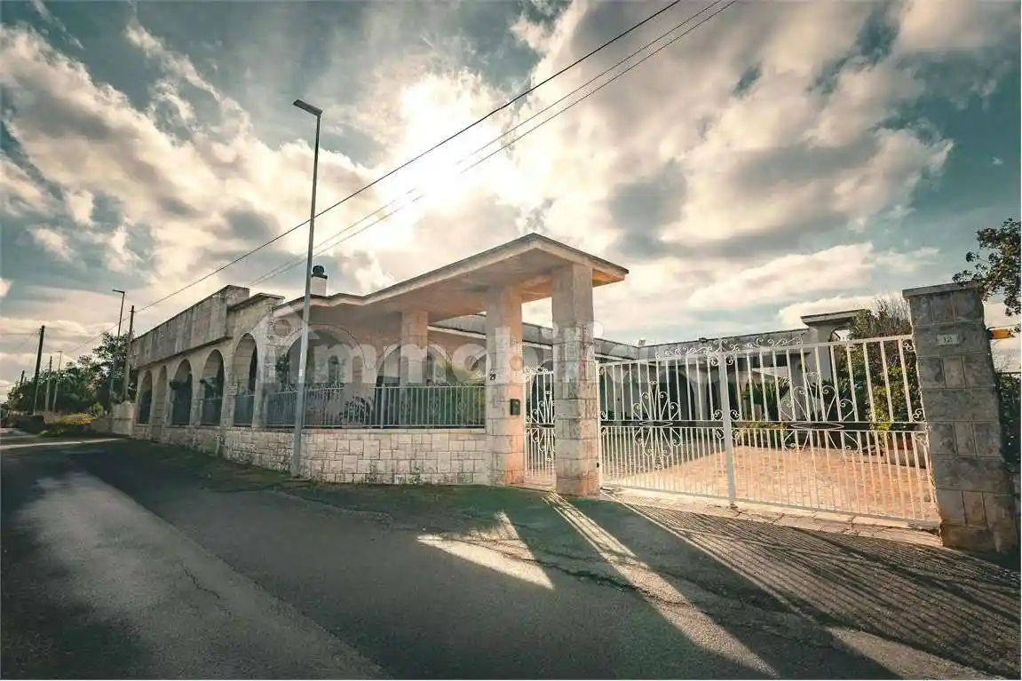 Casa indipendente in vendita a Fasano