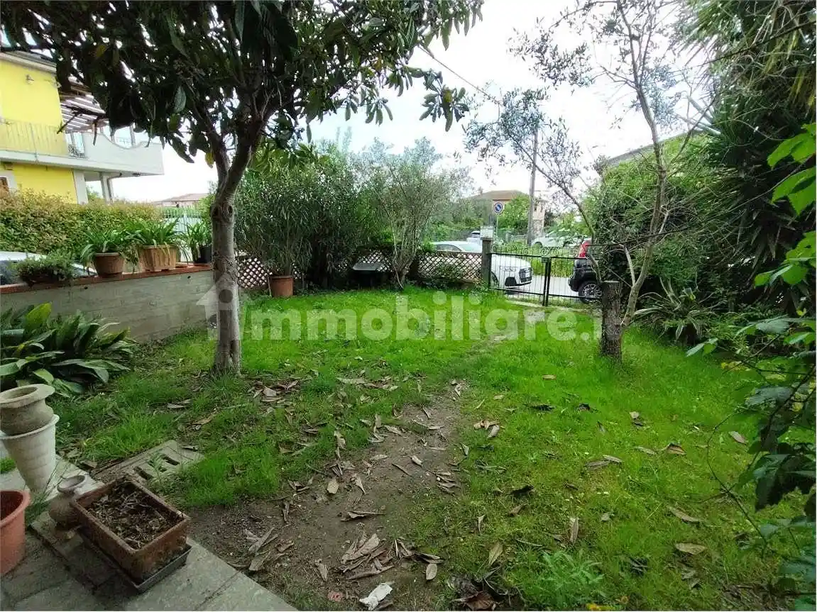 Appartamento in vendita a Luni