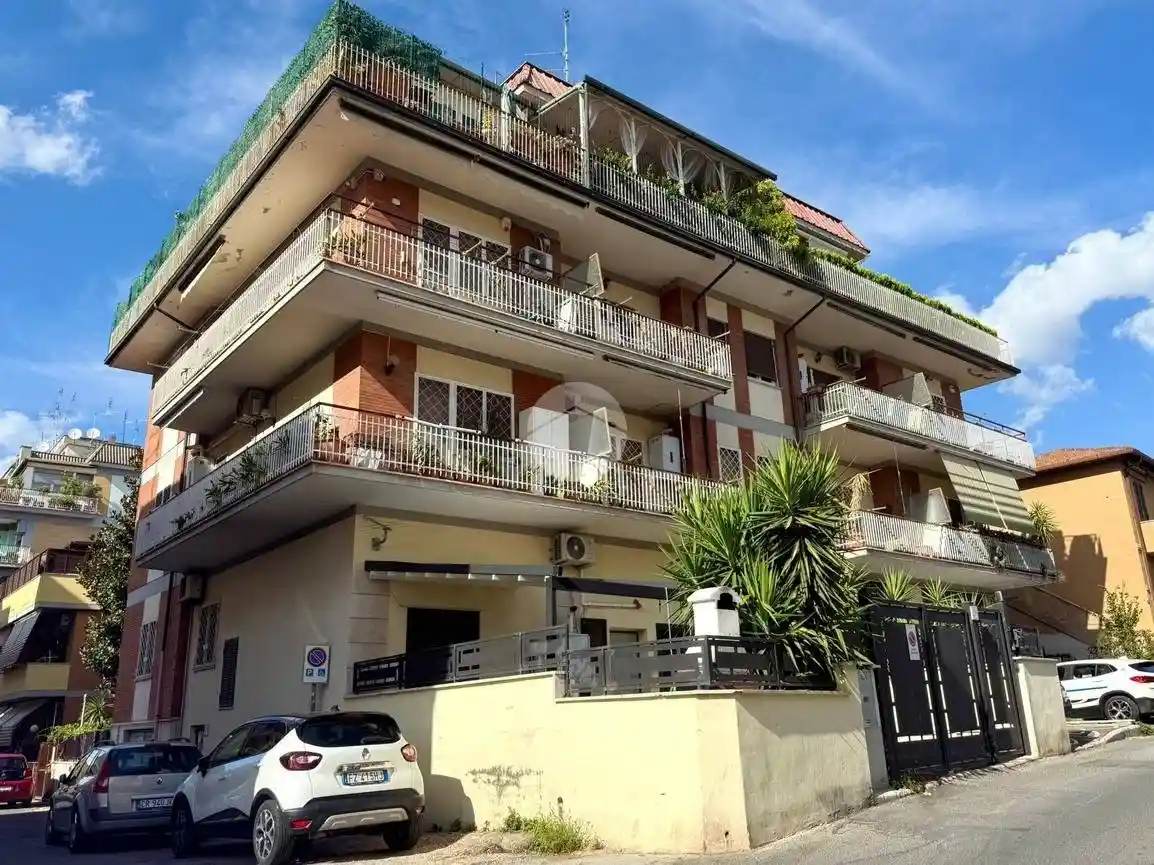 Appartamento in vendita a Roma