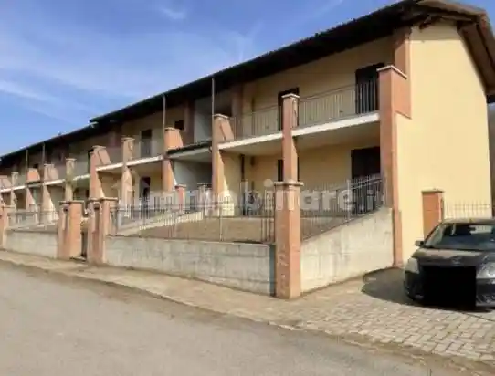 Appartamento in vendita a Cellarengo