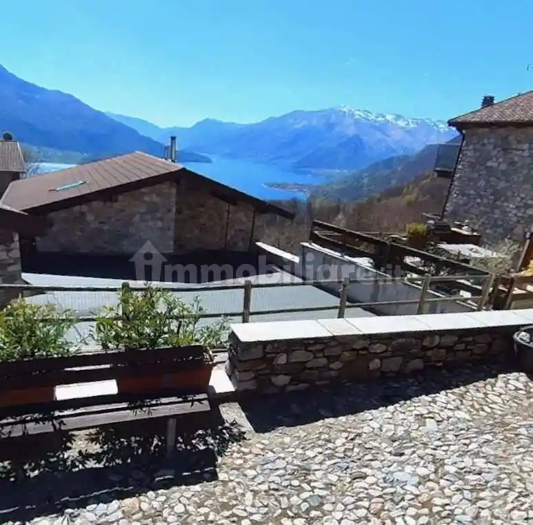 Appartamento in vendita a Sorico