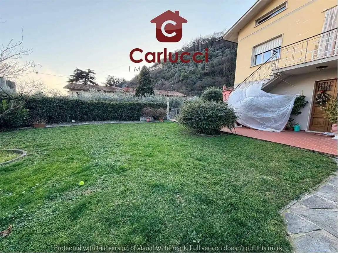 Villa in vendita a Pescia