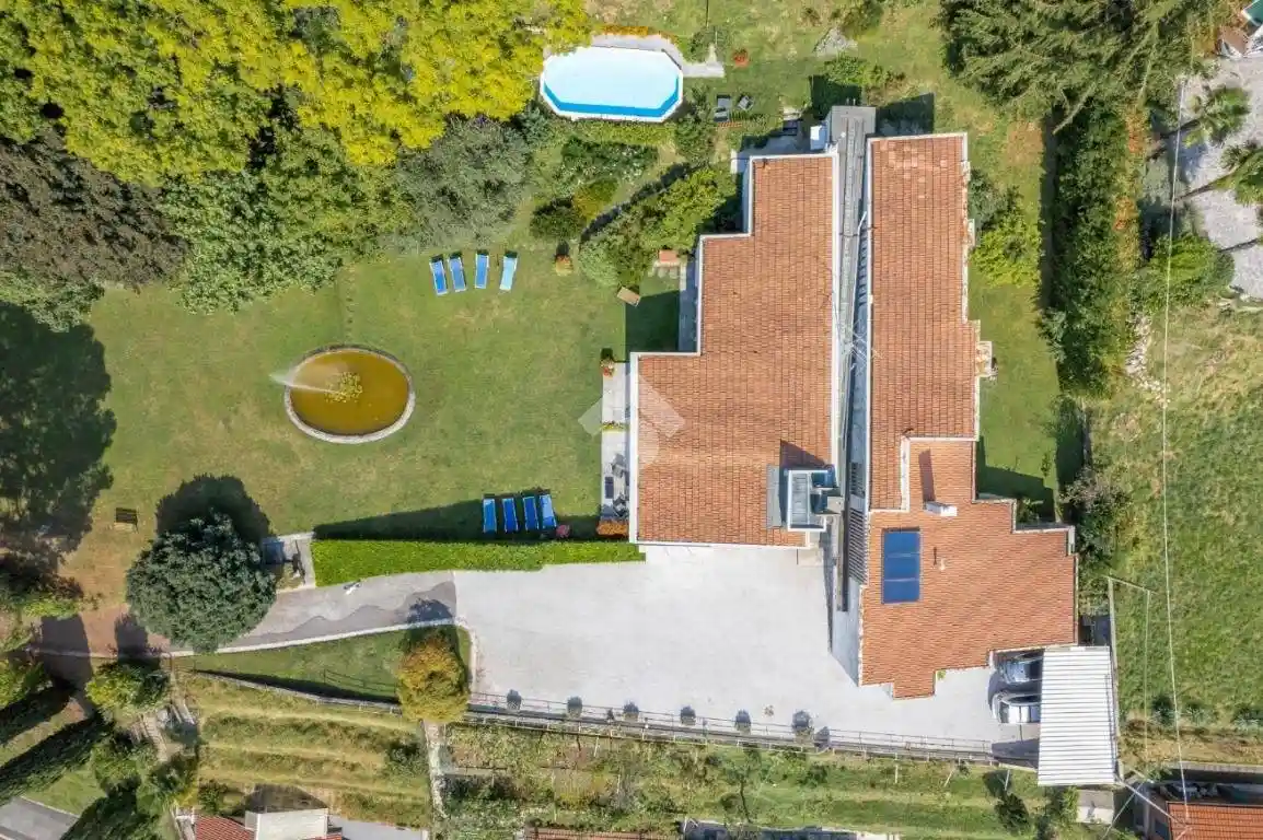 Villa in vendita a Tavernerio