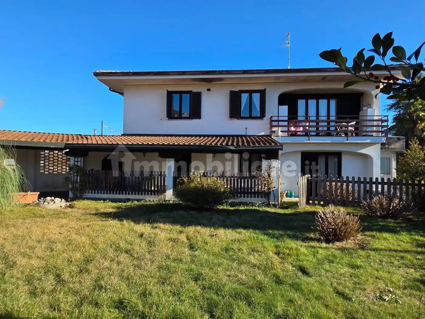 Villa in vendita a Nebbiuno