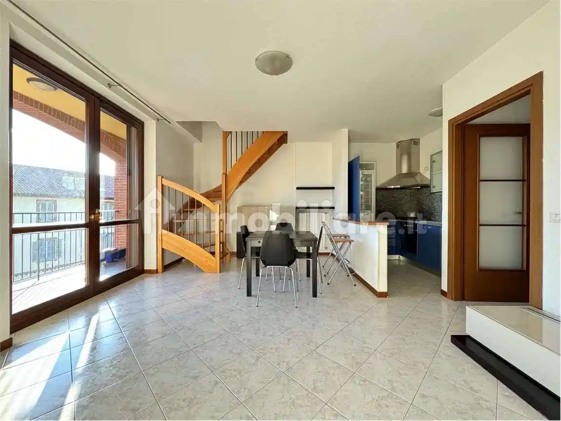 Appartamento in vendita a Bregnano