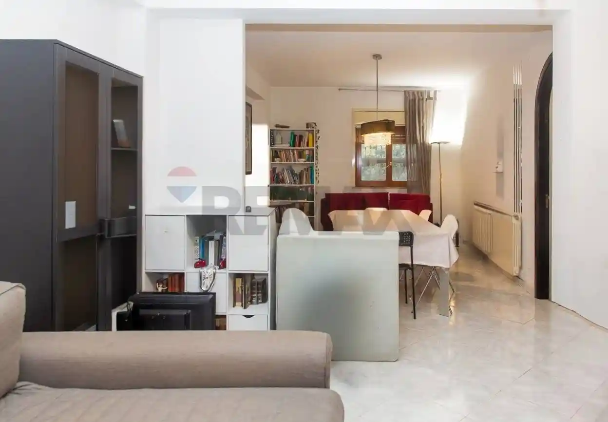 Palazzo - Edificio in vendita a Tremestieri Etneo