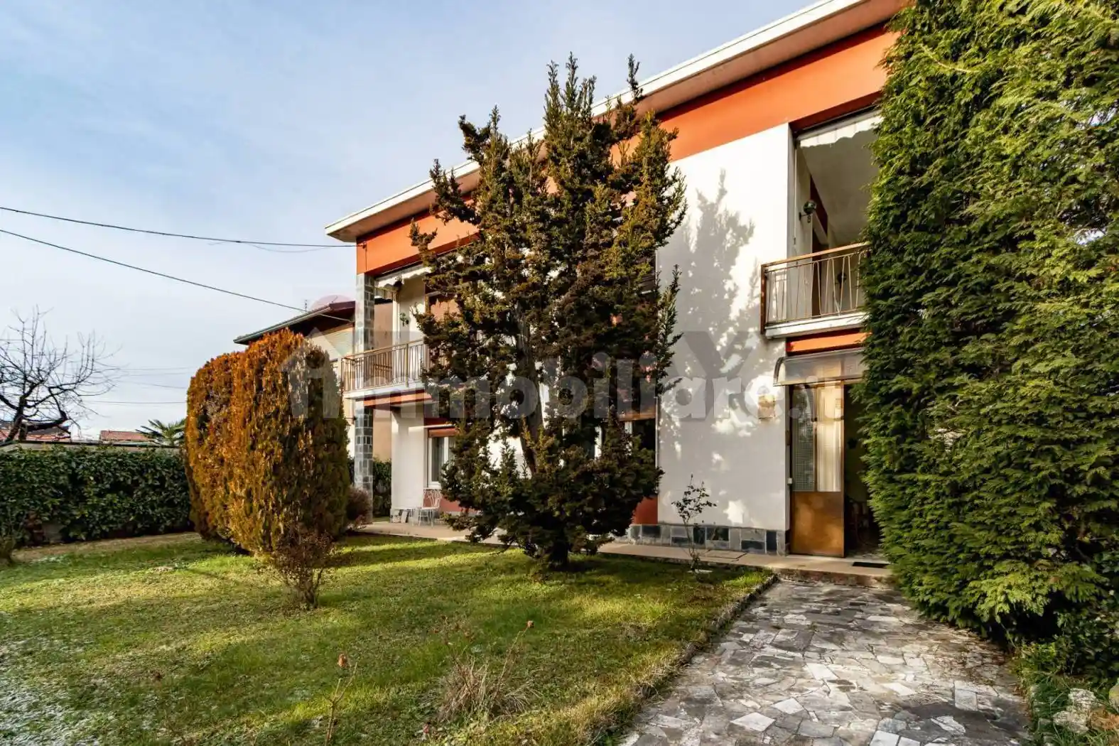 Casa indipendente in vendita a Venegono Inferiore