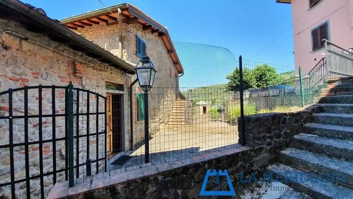 Rustico - Casale in vendita a Lamporecchio