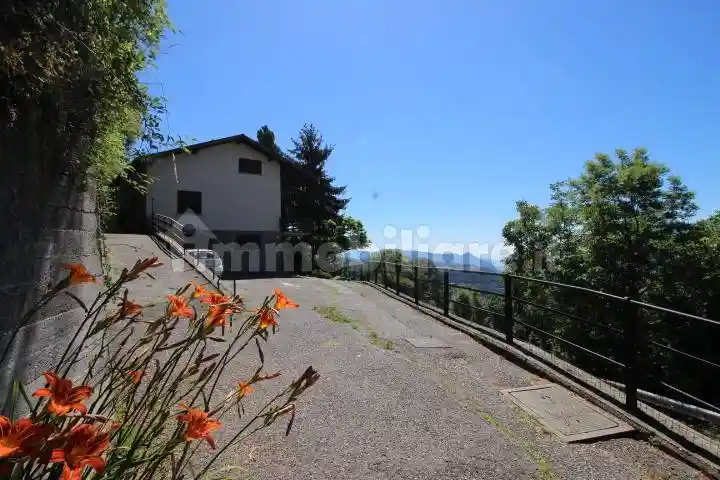 Villa in vendita a Fuipiano Valle Imagna