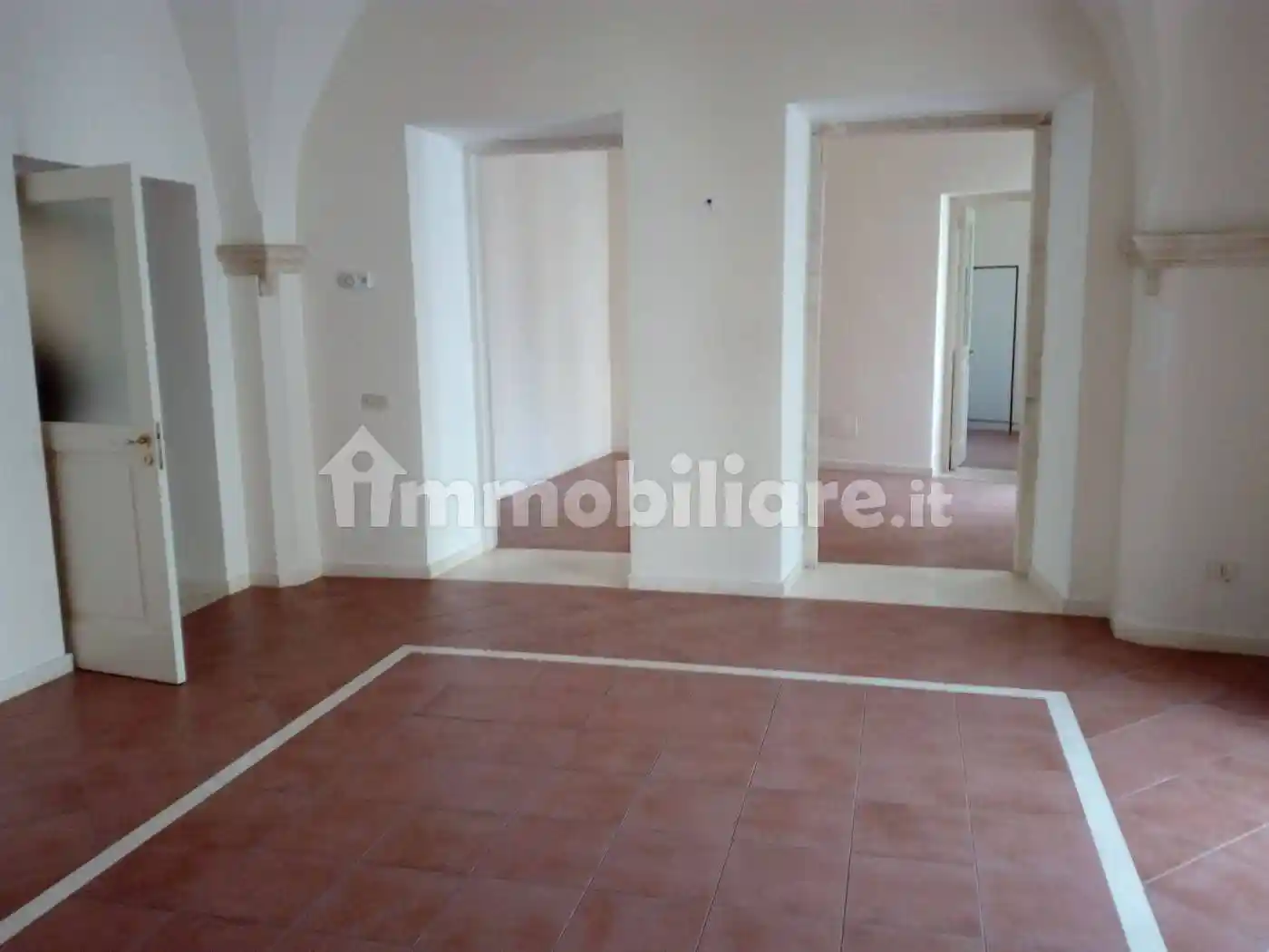 Palazzo - Edificio in affitto a Noci