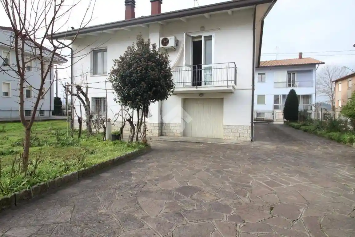 Casa indipendente in vendita a Cesena