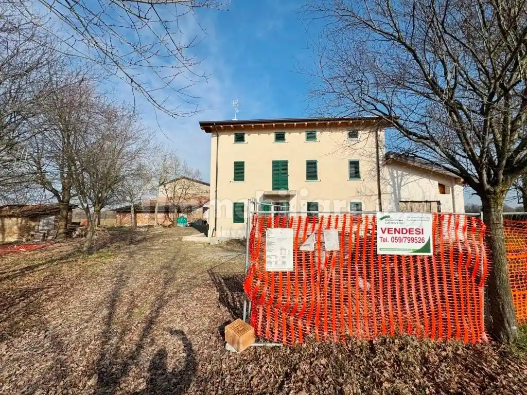 Villa in vendita a Modena