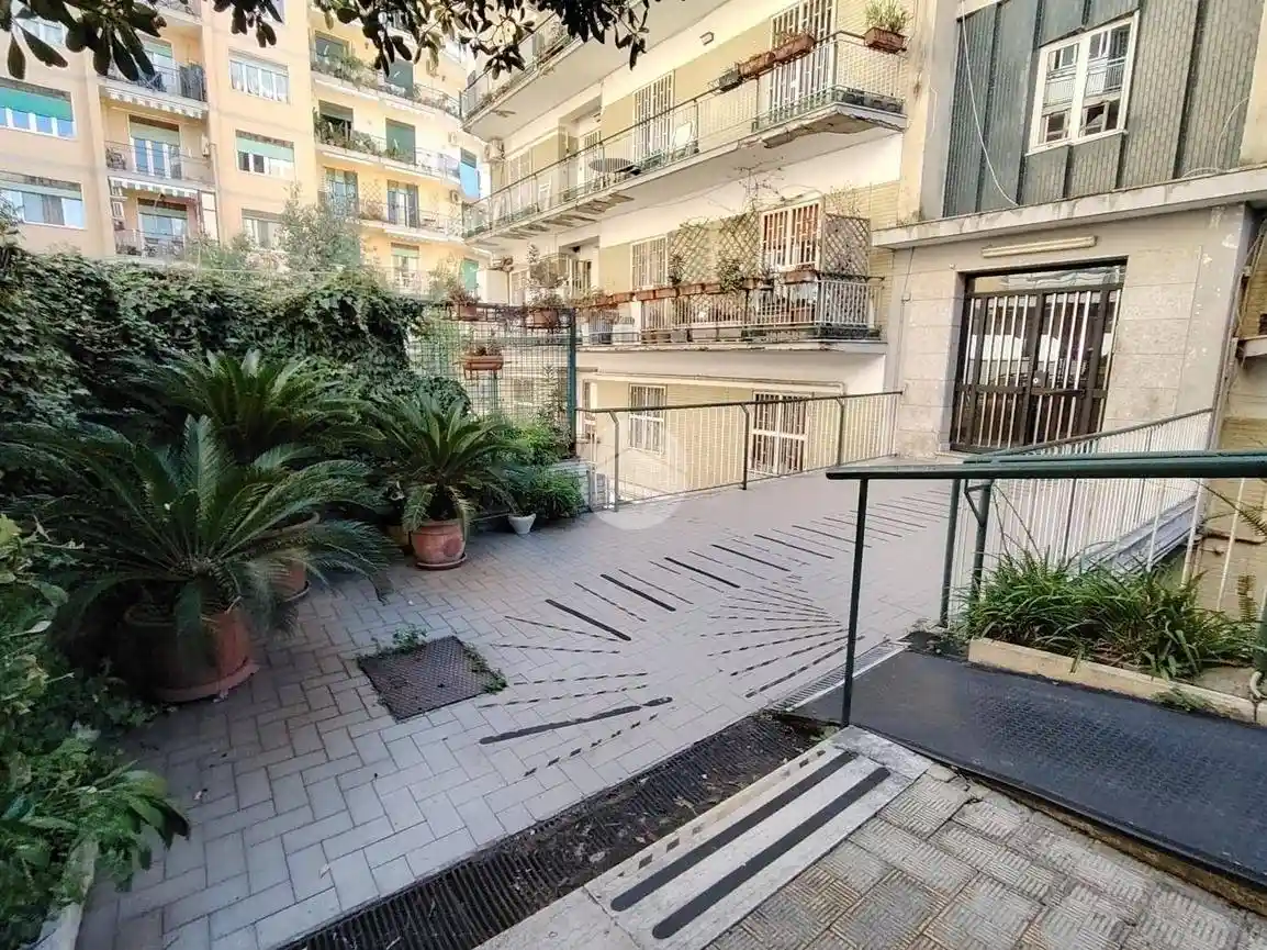 Appartamento in vendita a Napoli