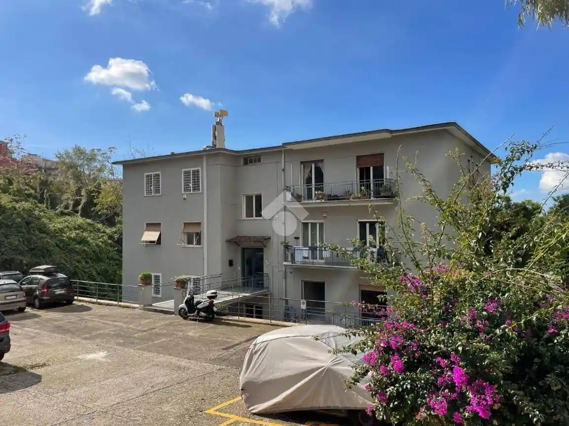 Appartamento in vendita a Napoli