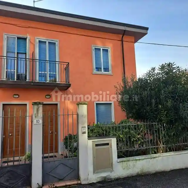 Casa indipendente in vendita a Verona