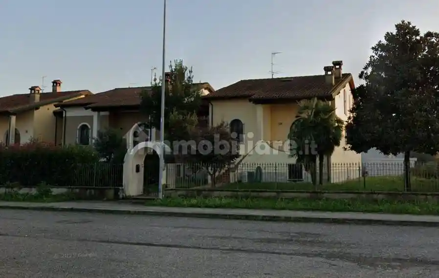 Casa indipendente in vendita a Borgo San Giacomo