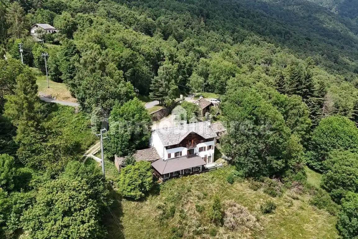 Casa indipendente in vendita a Andrate