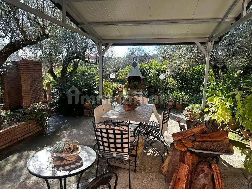 Villa in vendita a Borgia