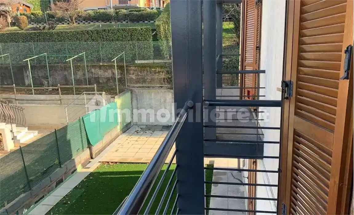 Appartamento in vendita a Oltrona di San Mamette