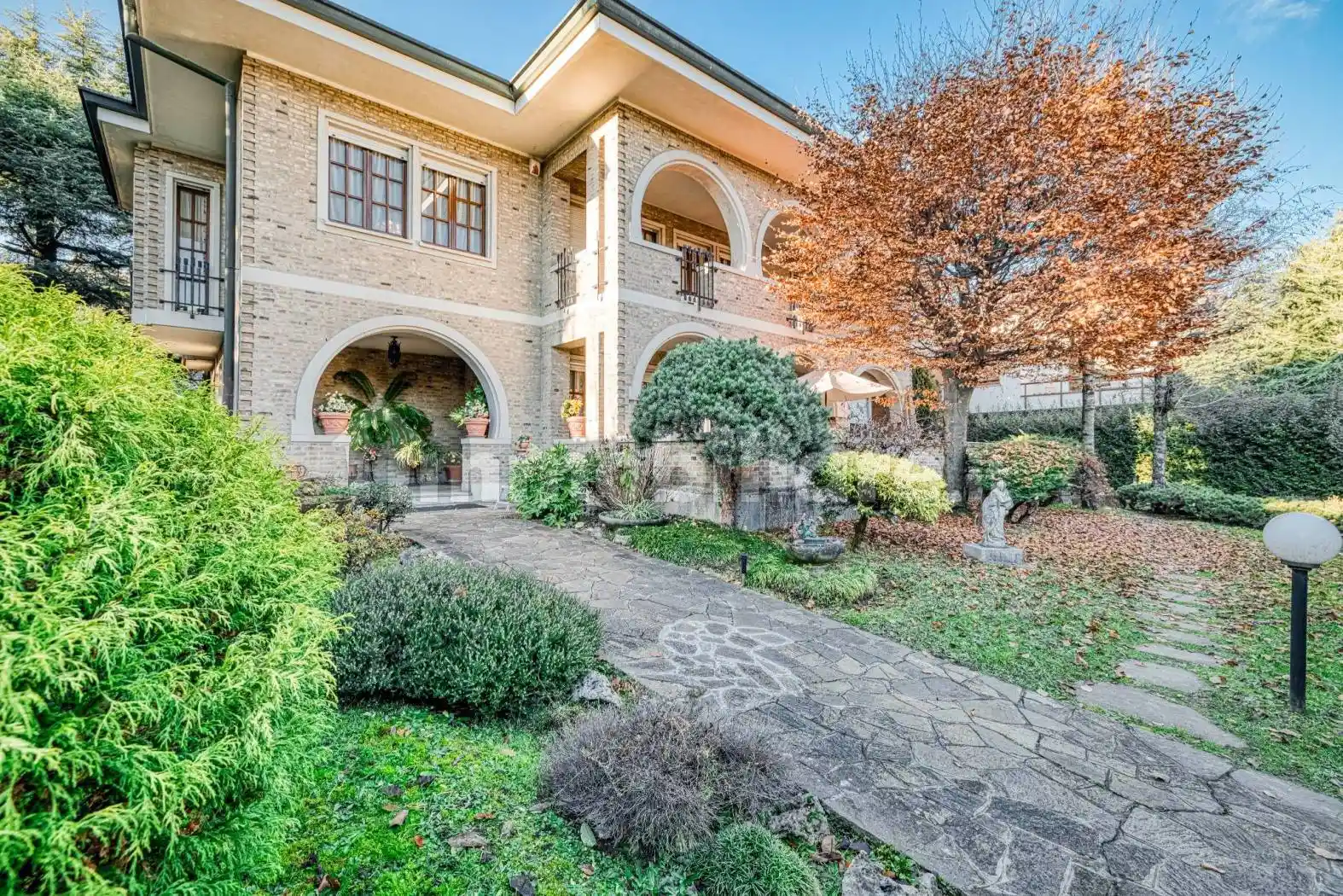 Villa in vendita a Meda