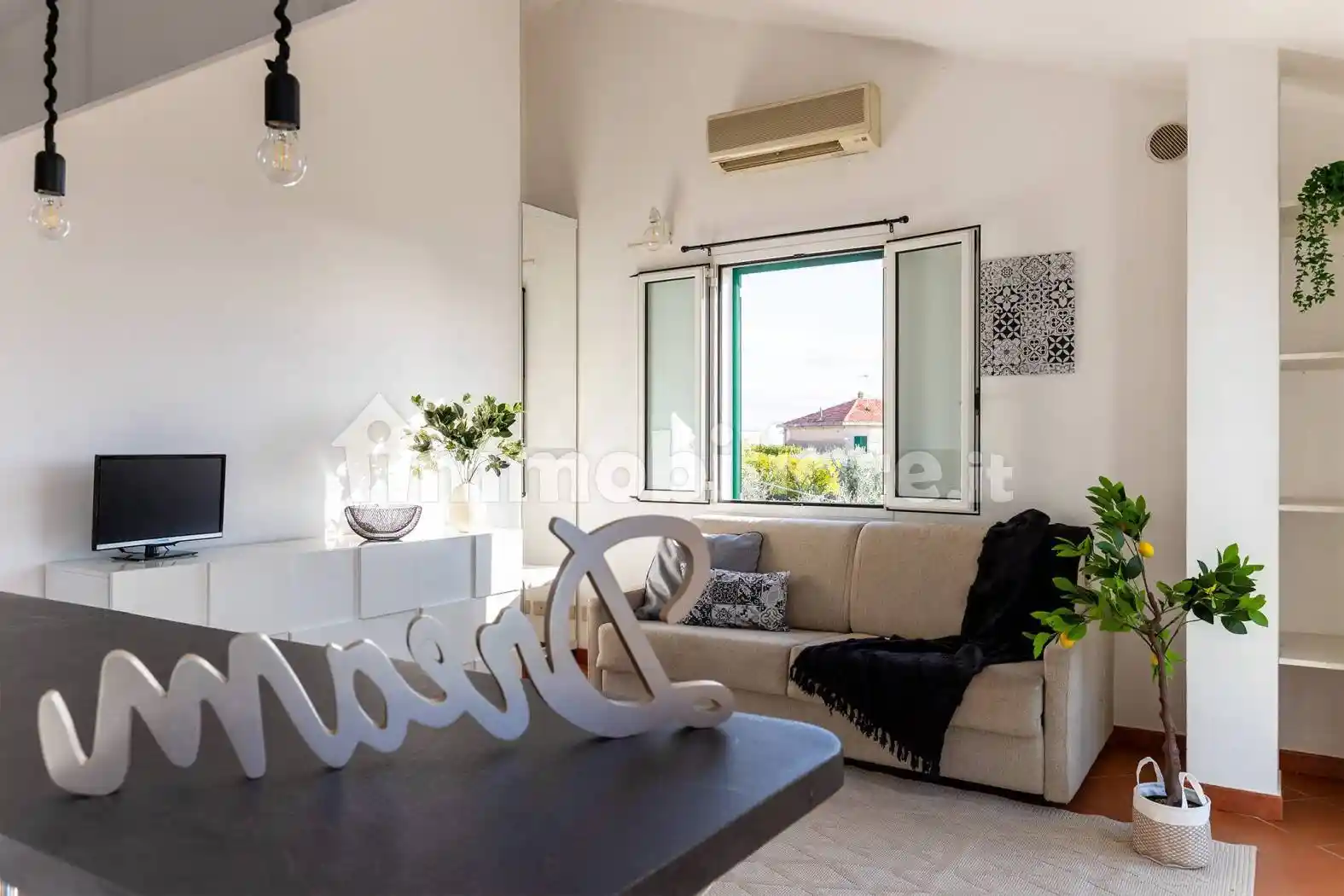 Appartamento in vendita a Diano Castello