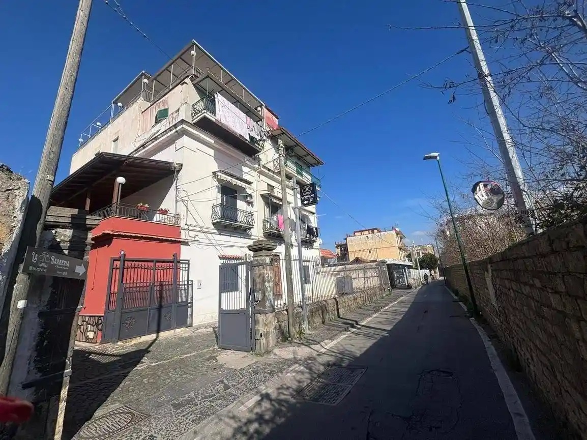 Appartamento in vendita a Napoli