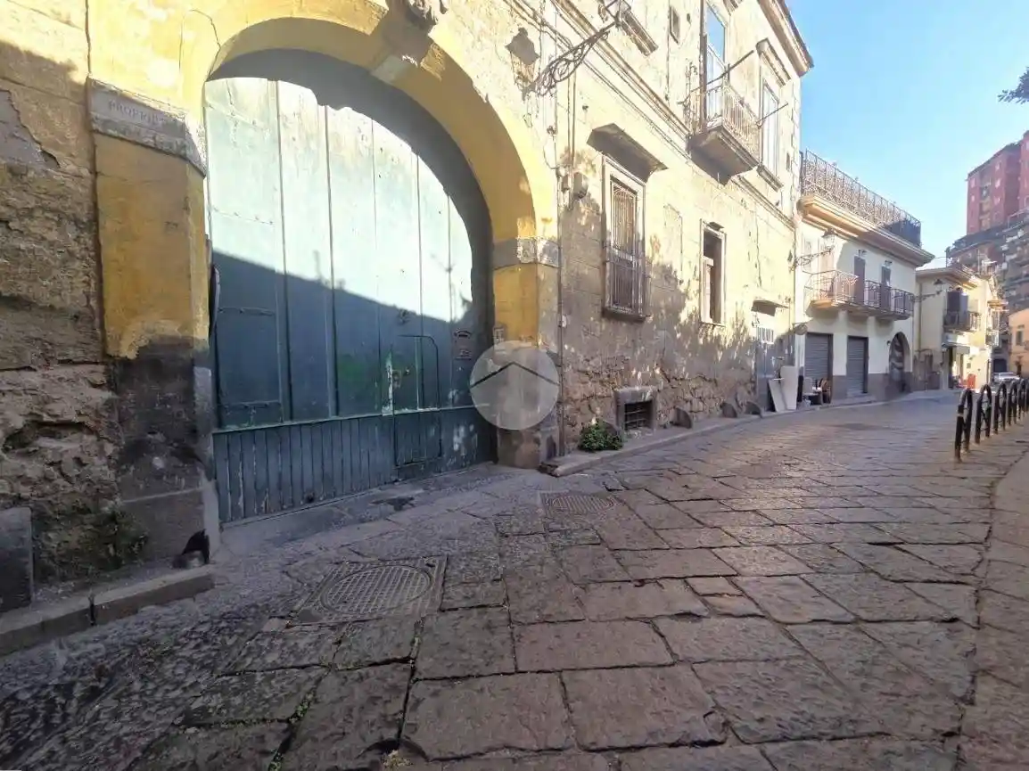 Palazzo - Edificio in vendita a Casoria