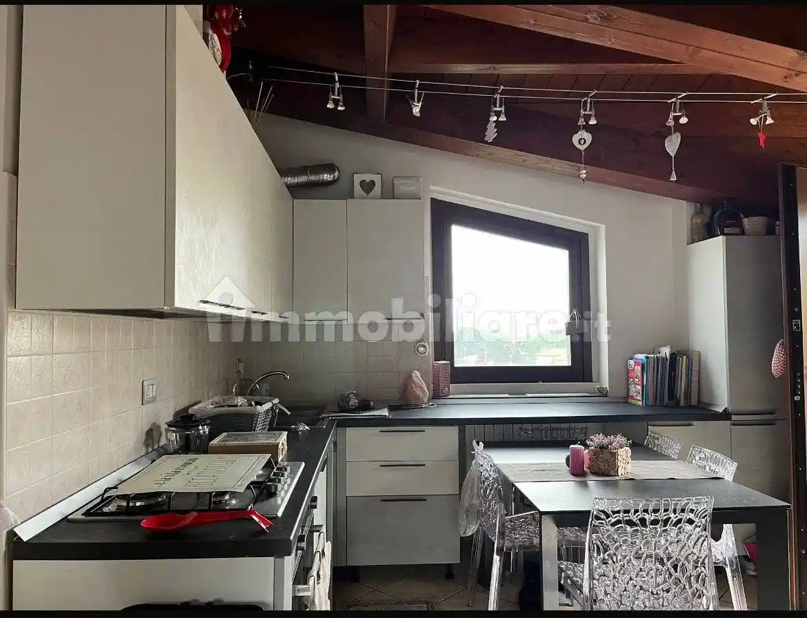 Appartamento in vendita a Erba