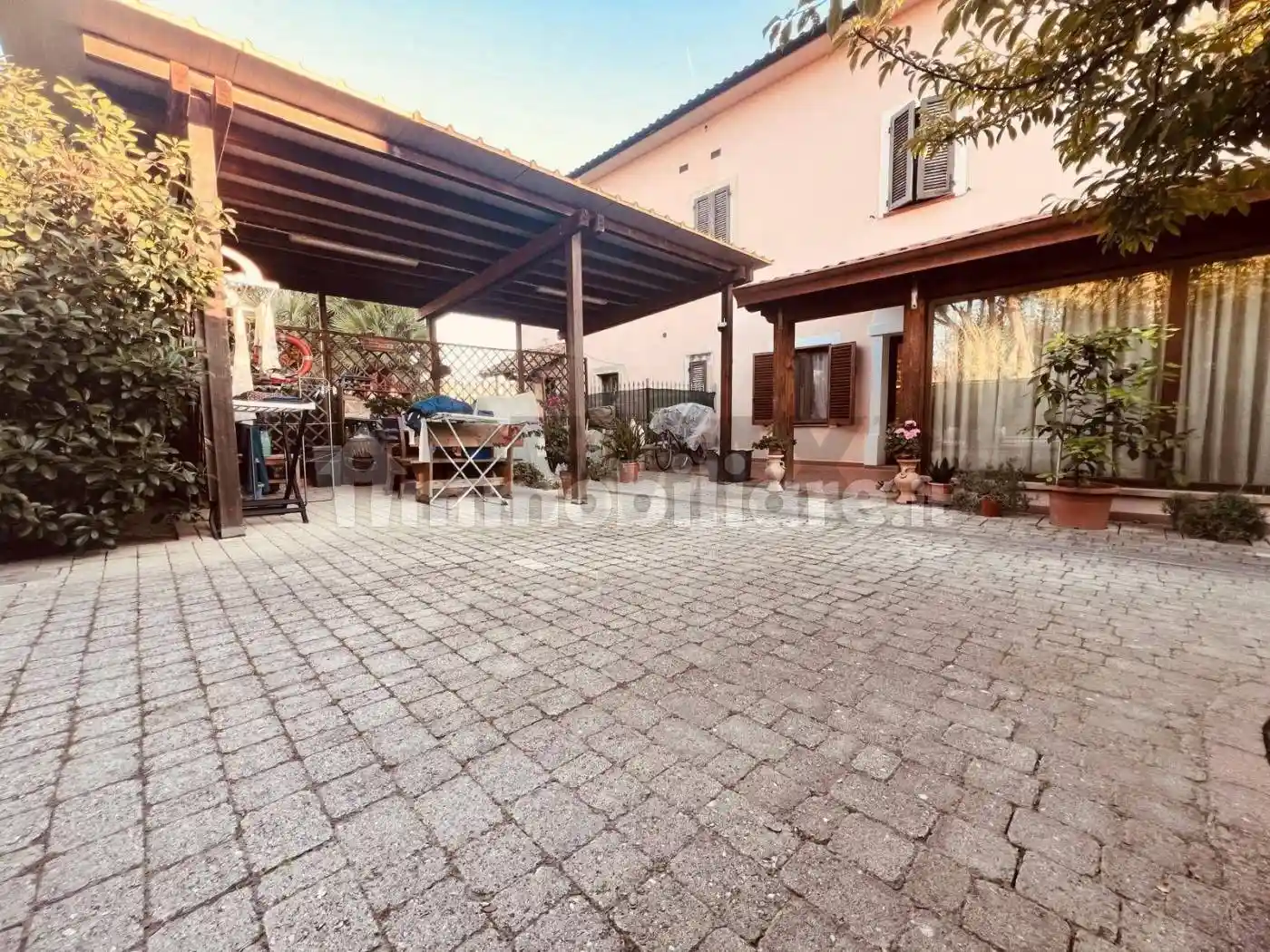 Casa indipendente in vendita a Cecina