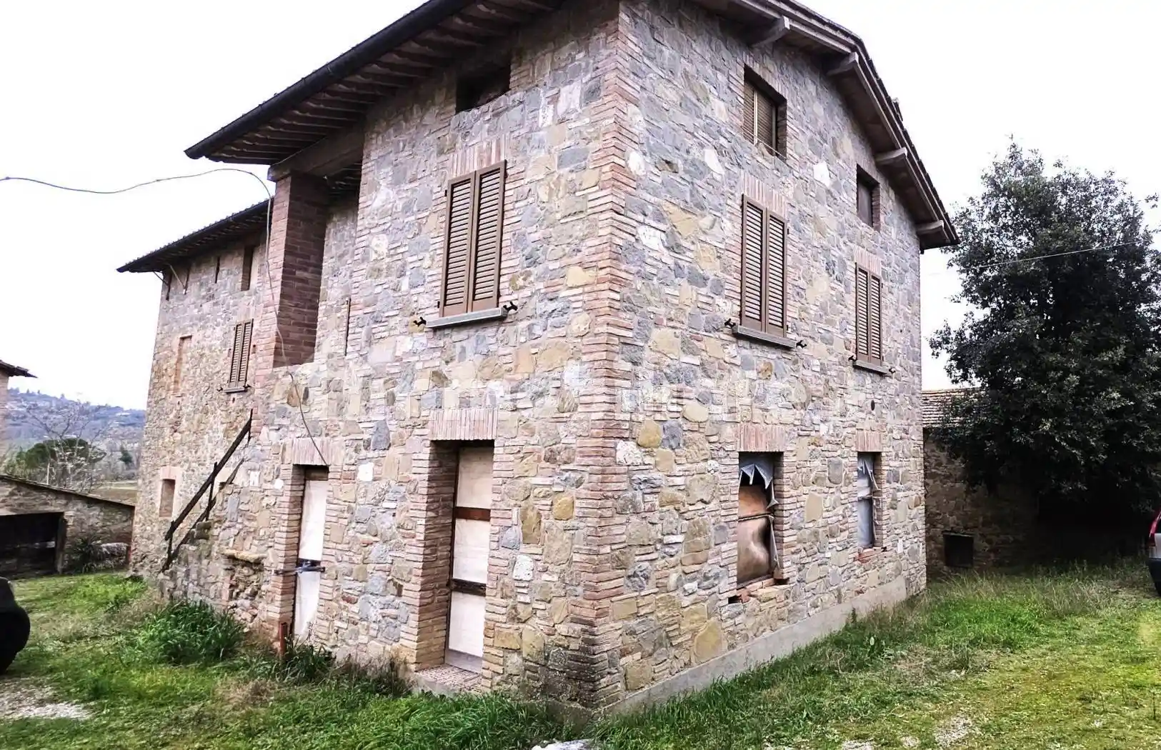 Rustico - Casale in vendita a Perugia