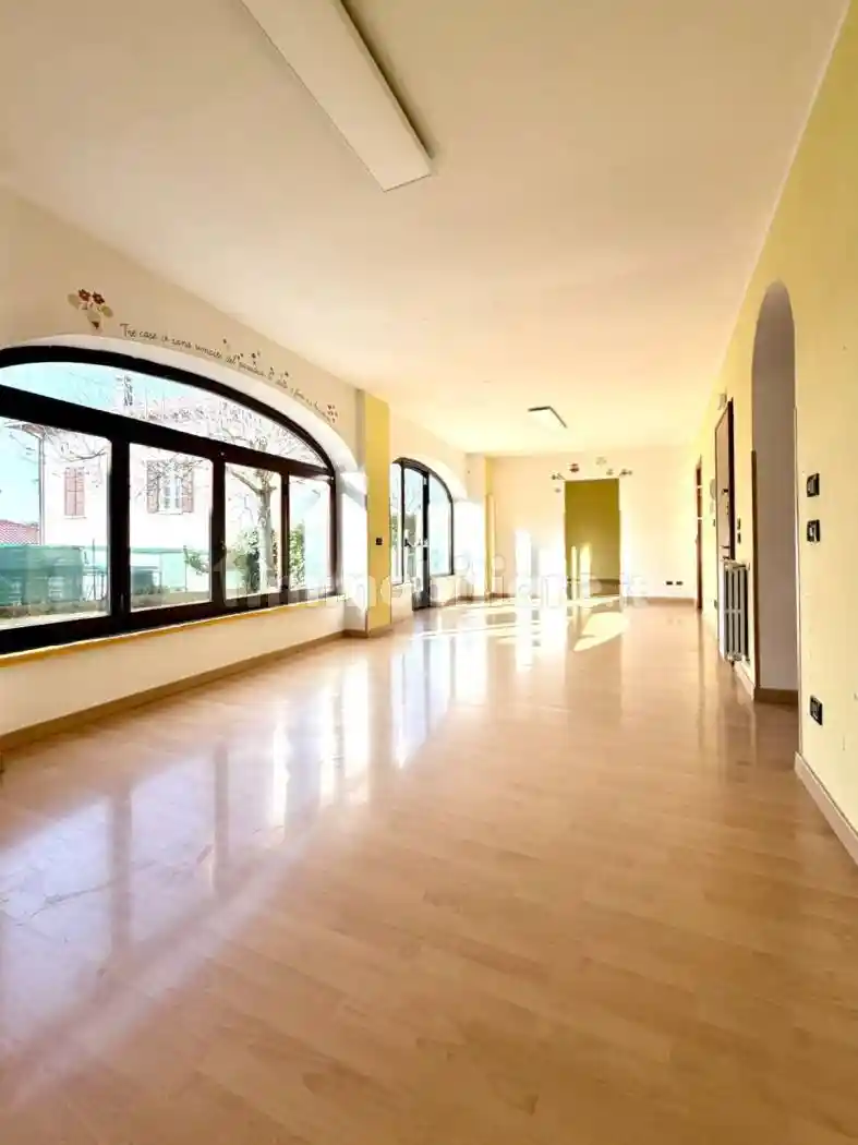 Appartamento in vendita a Caronno Varesino