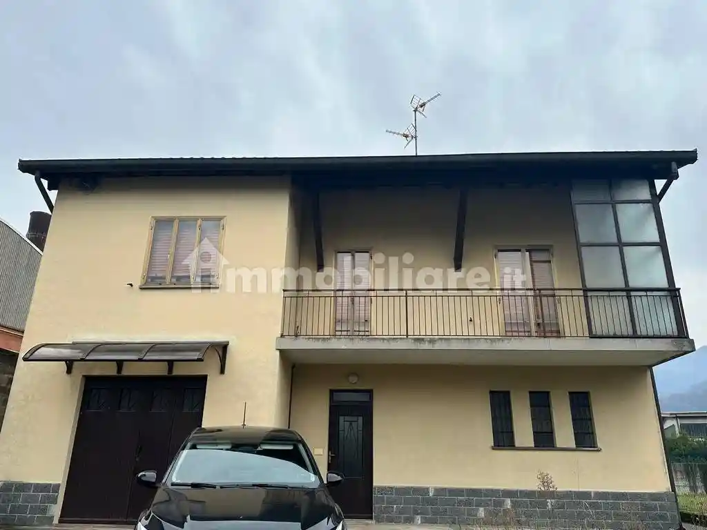 Villa in vendita a Olginate