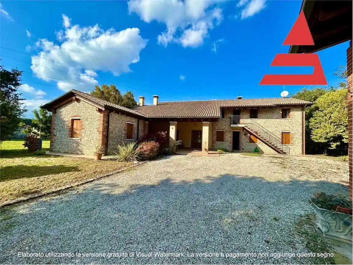 Villa in vendita a Rosà