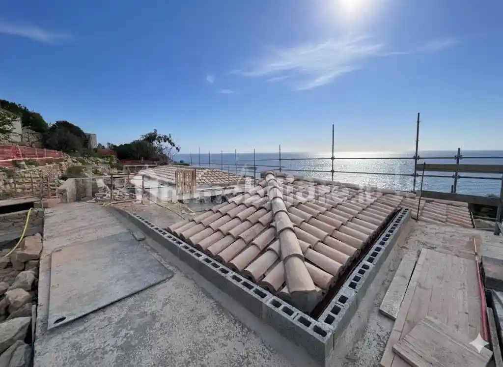 Villa in vendita a Bordighera