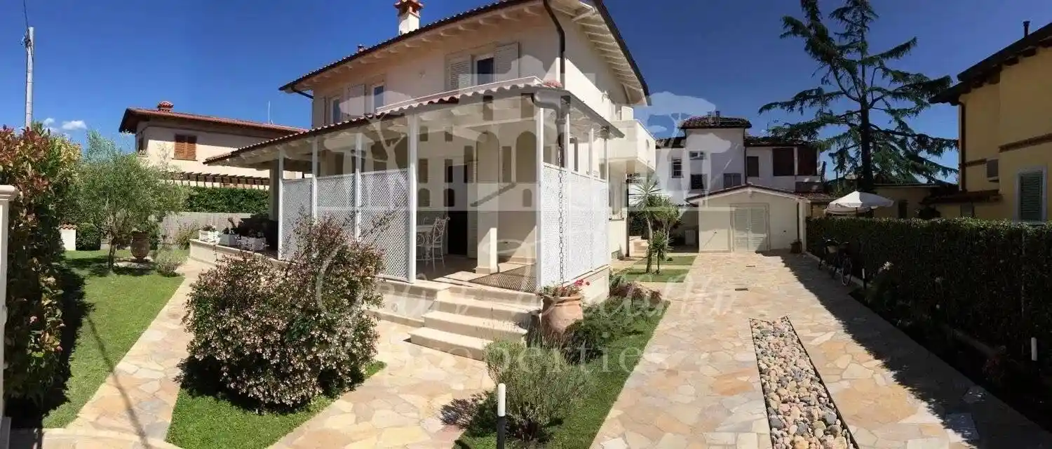 Villa in vendita a Pietrasanta