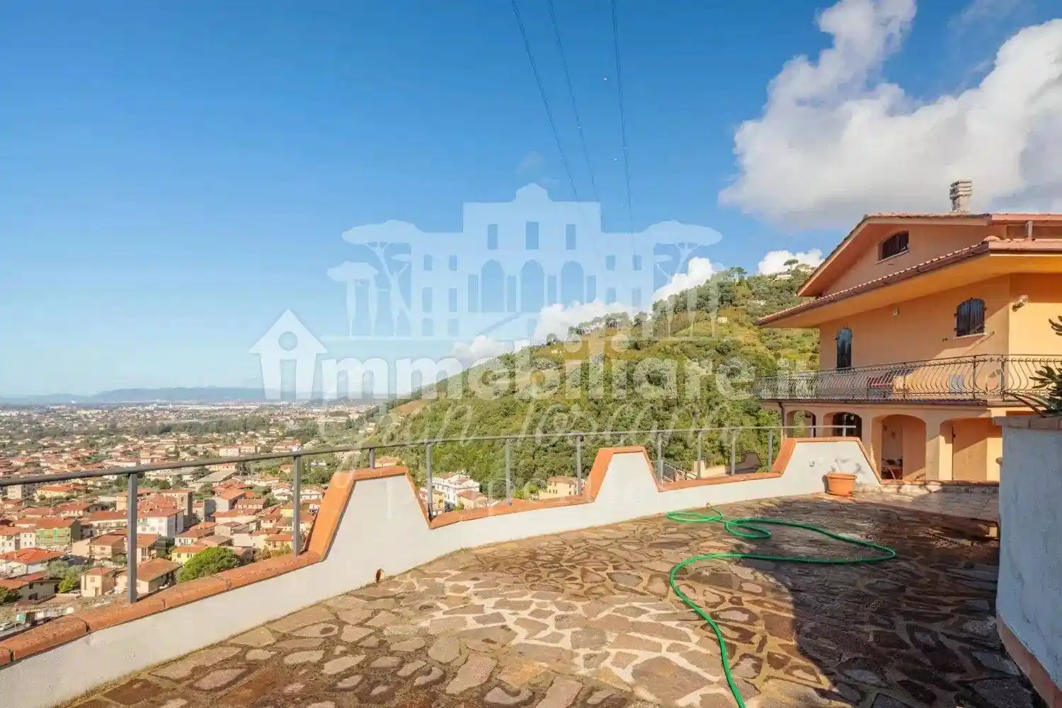 Villa in vendita a Montignoso