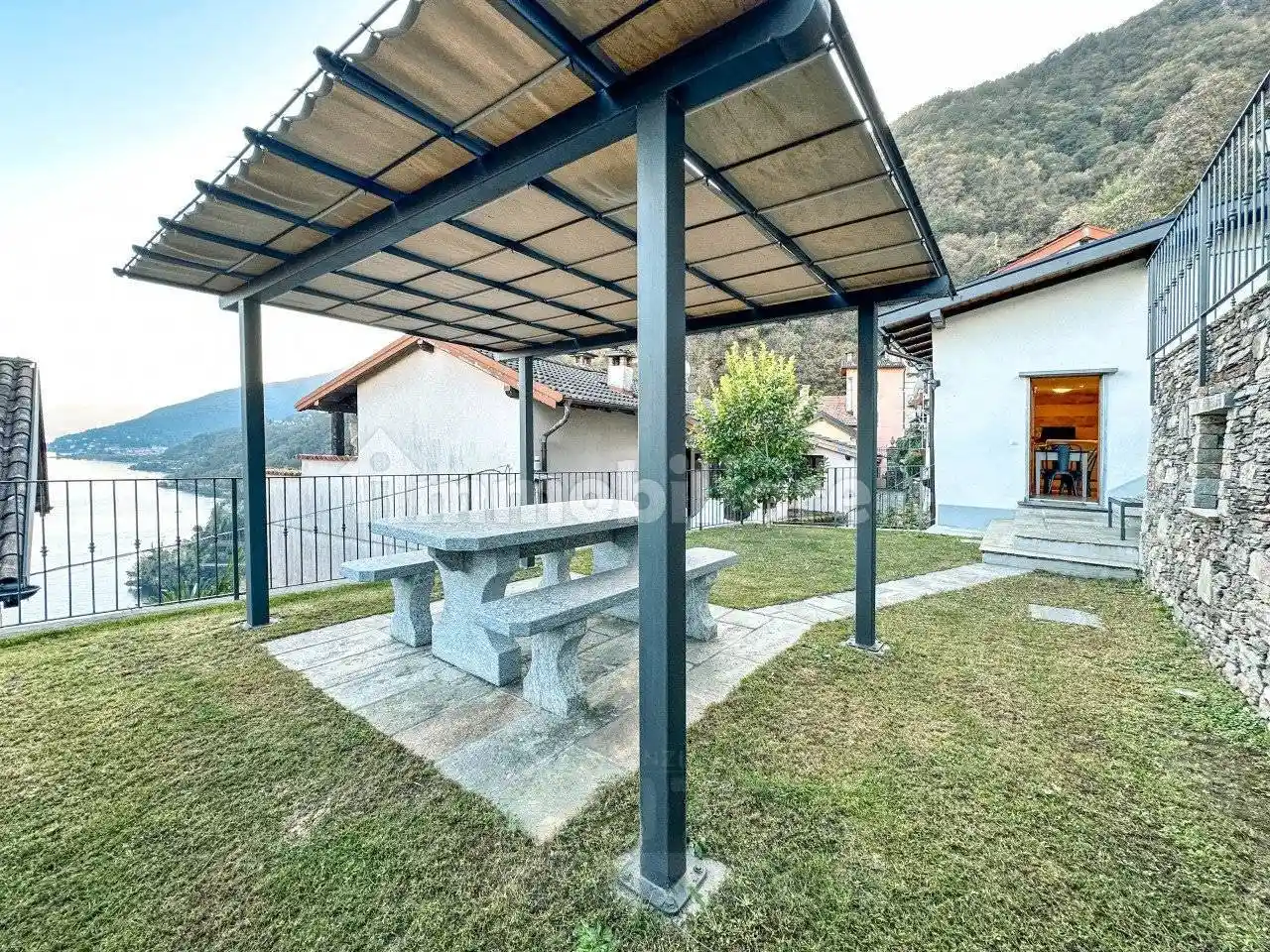 Casa indipendente in vendita a Cannobio