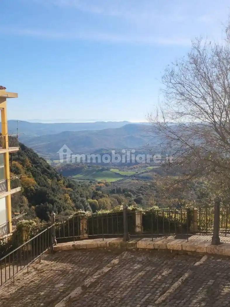 Appartamento in vendita a Tolfa