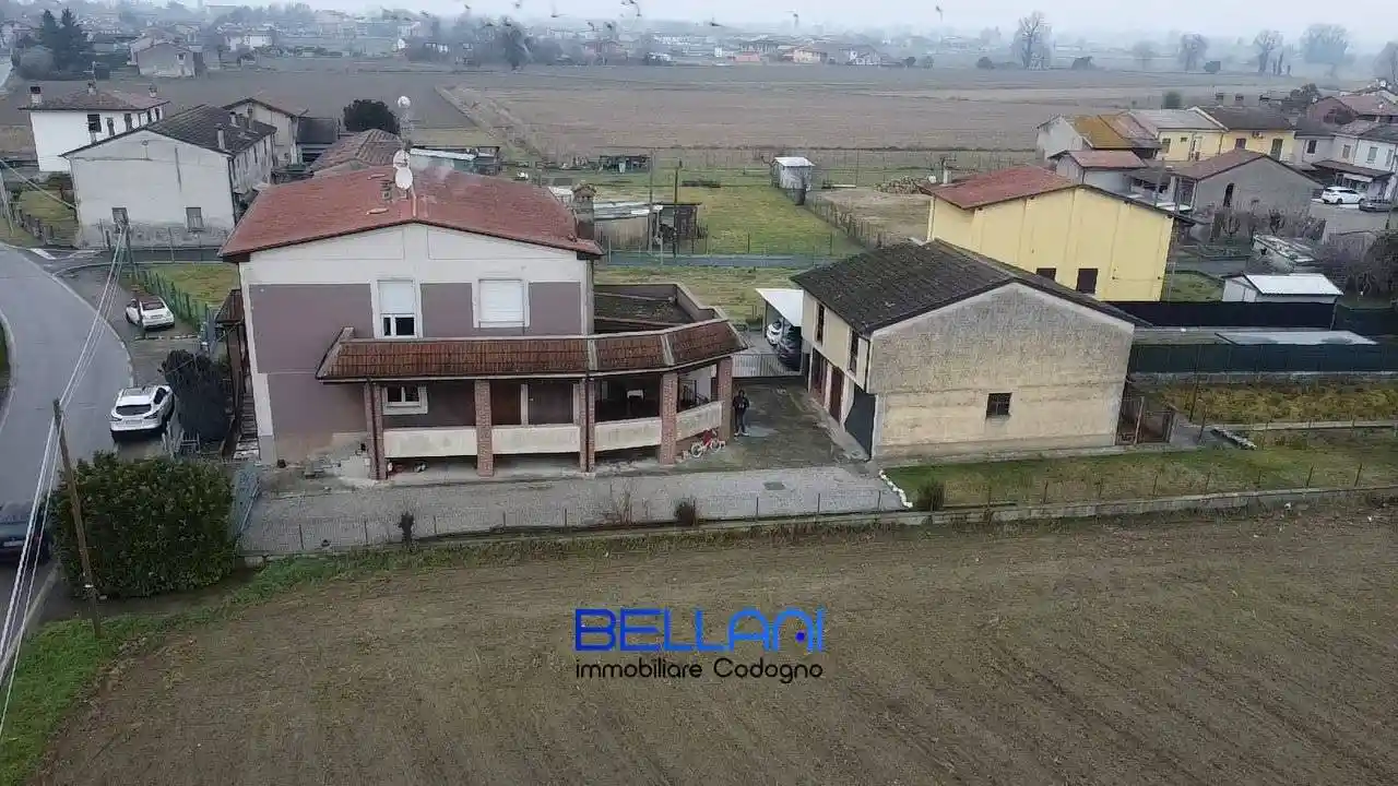 Villa in vendita a Caselle Landi