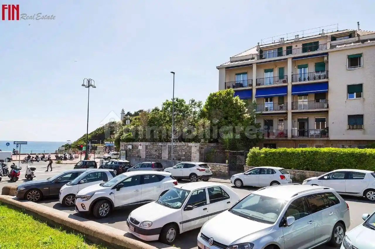 Appartamento in vendita a Genova