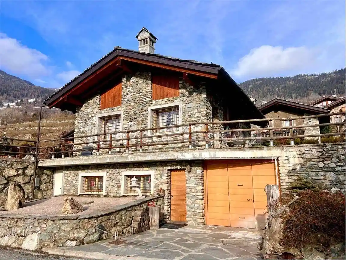 Villa in vendita a Doues