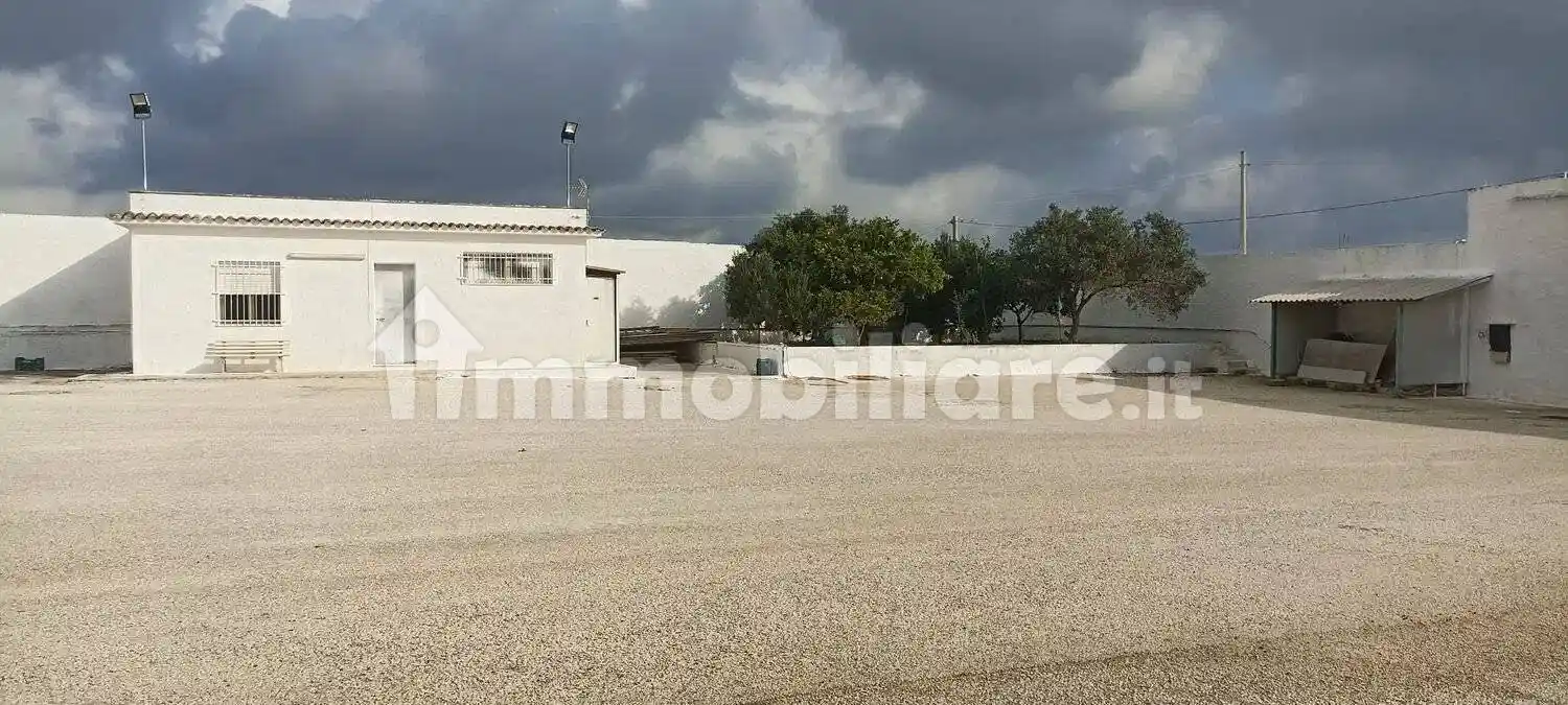 Palazzo - Edificio in vendita a Campobello di Mazara