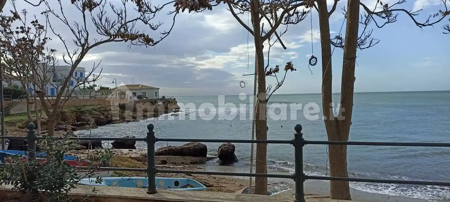 Palazzo - Edificio in vendita a Campobello di Mazara