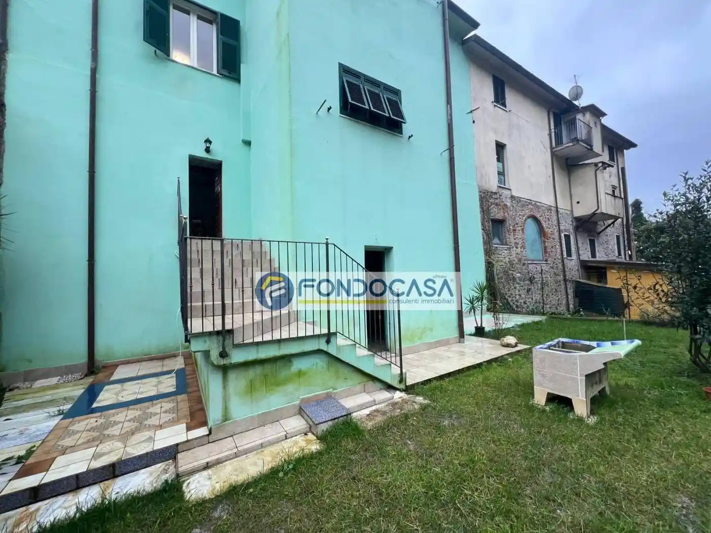 Casa indipendente in vendita a Massa