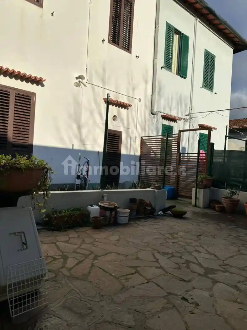 Casa indipendente in vendita a Prato