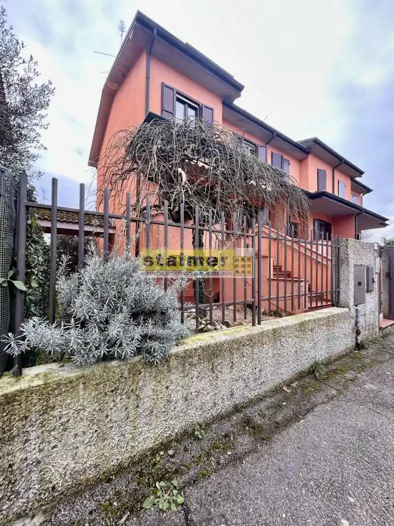 Villetta a schiera in vendita a Mulazzano