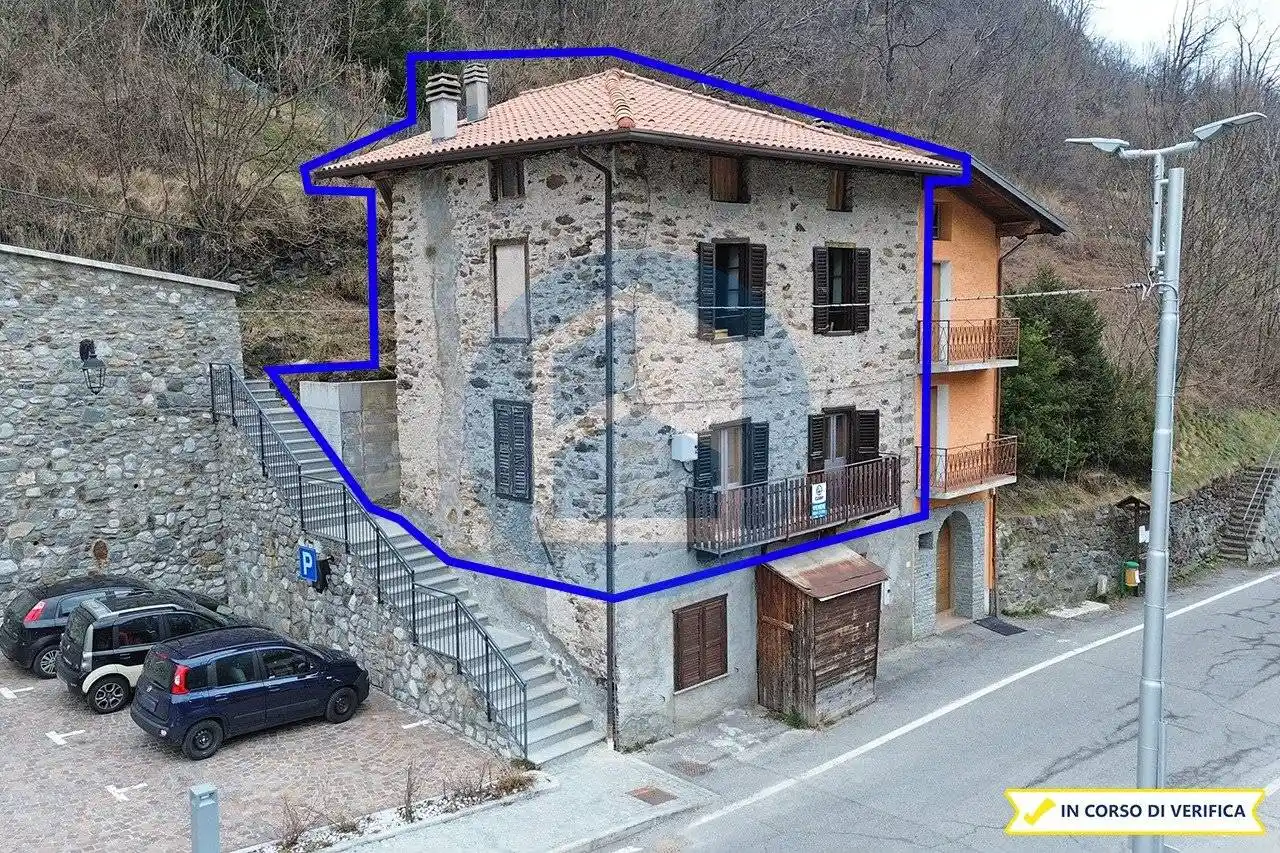 Appartamento in vendita a Paisco Loveno