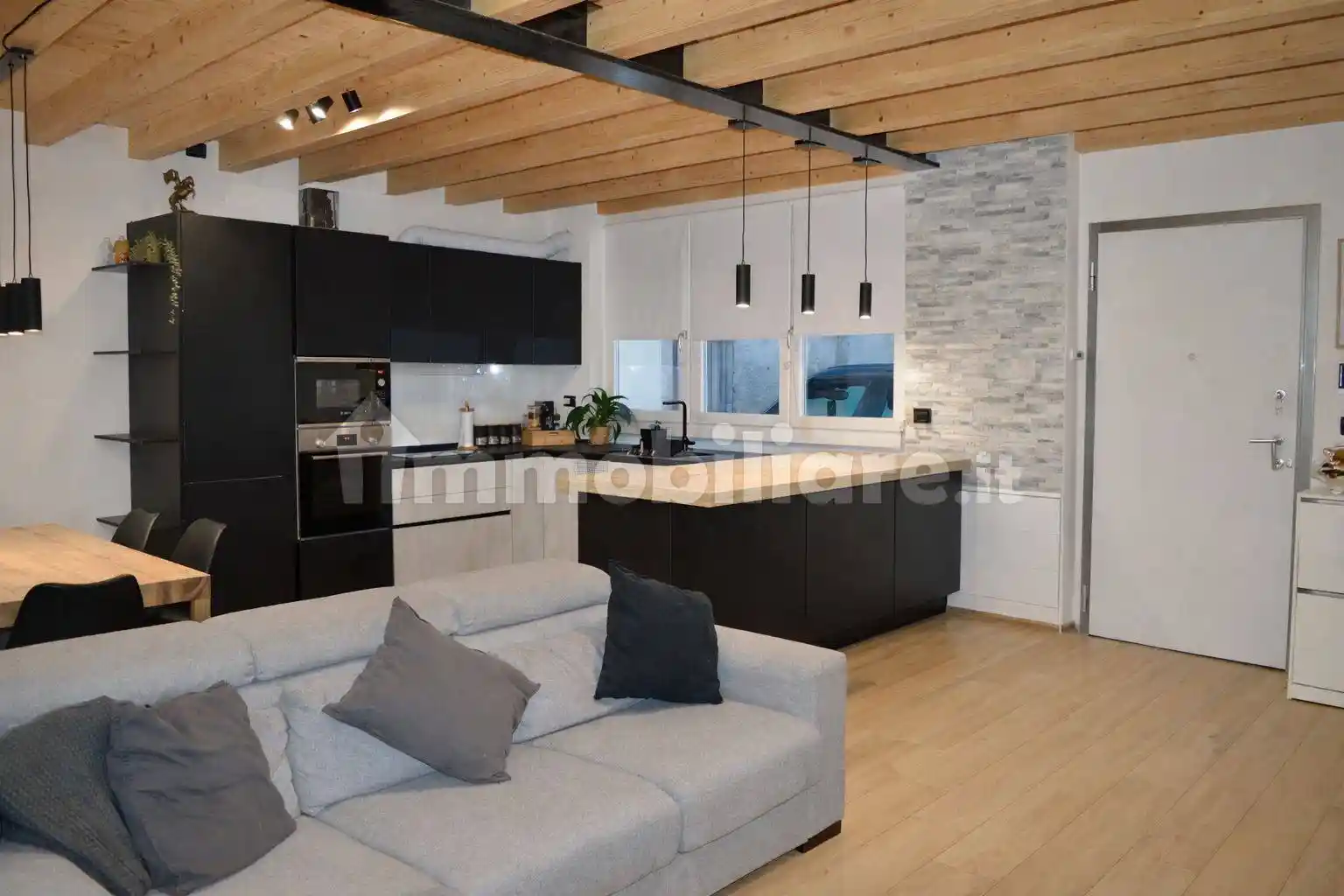 Casa indipendente in vendita a Carrè